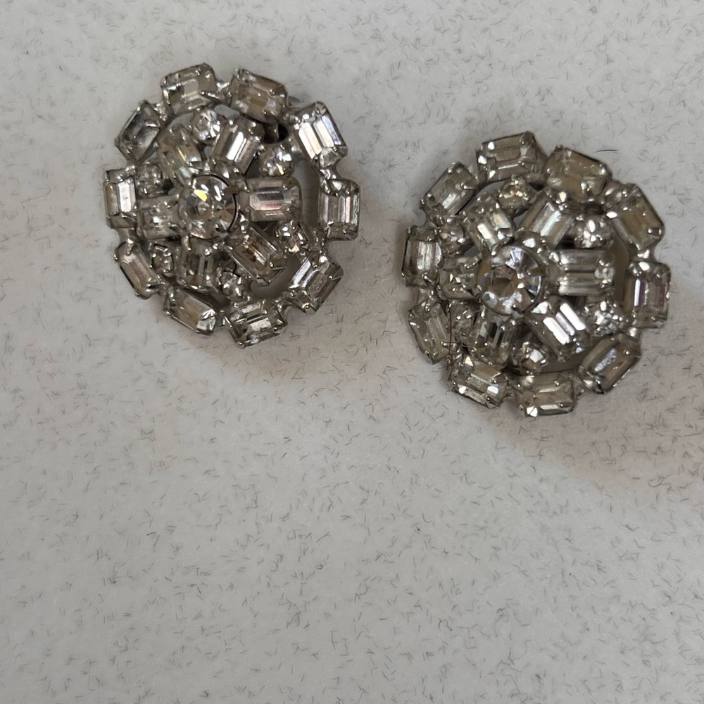 Vintage Kramer 1950’s Rhinestone Clip on Earrings